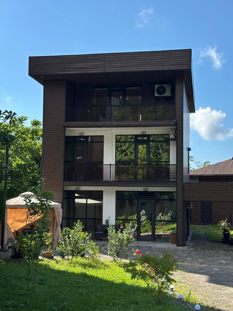 Дом 210.0 м² в районе Гонио за $365 000 — фото объекта