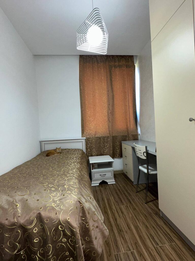 Secondary listing 78867319