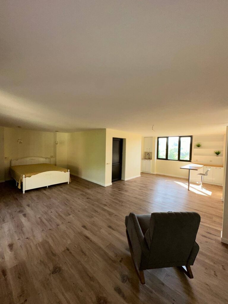 Secondary listing 78867319