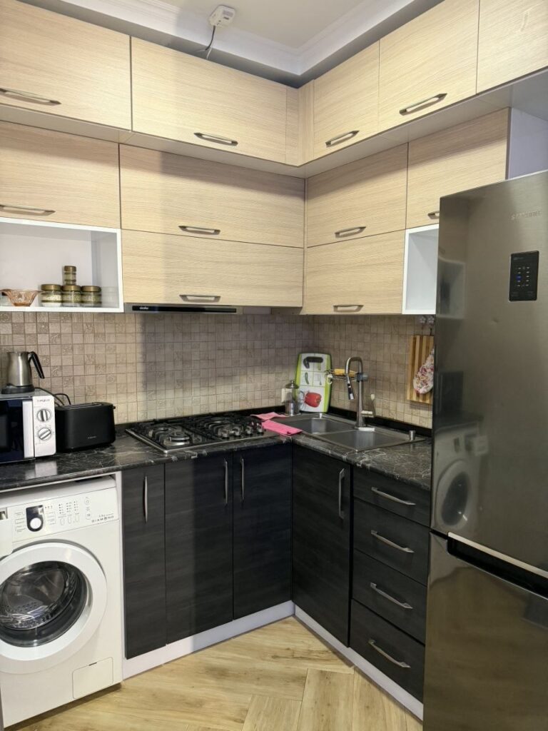 Secondary listing 79464159