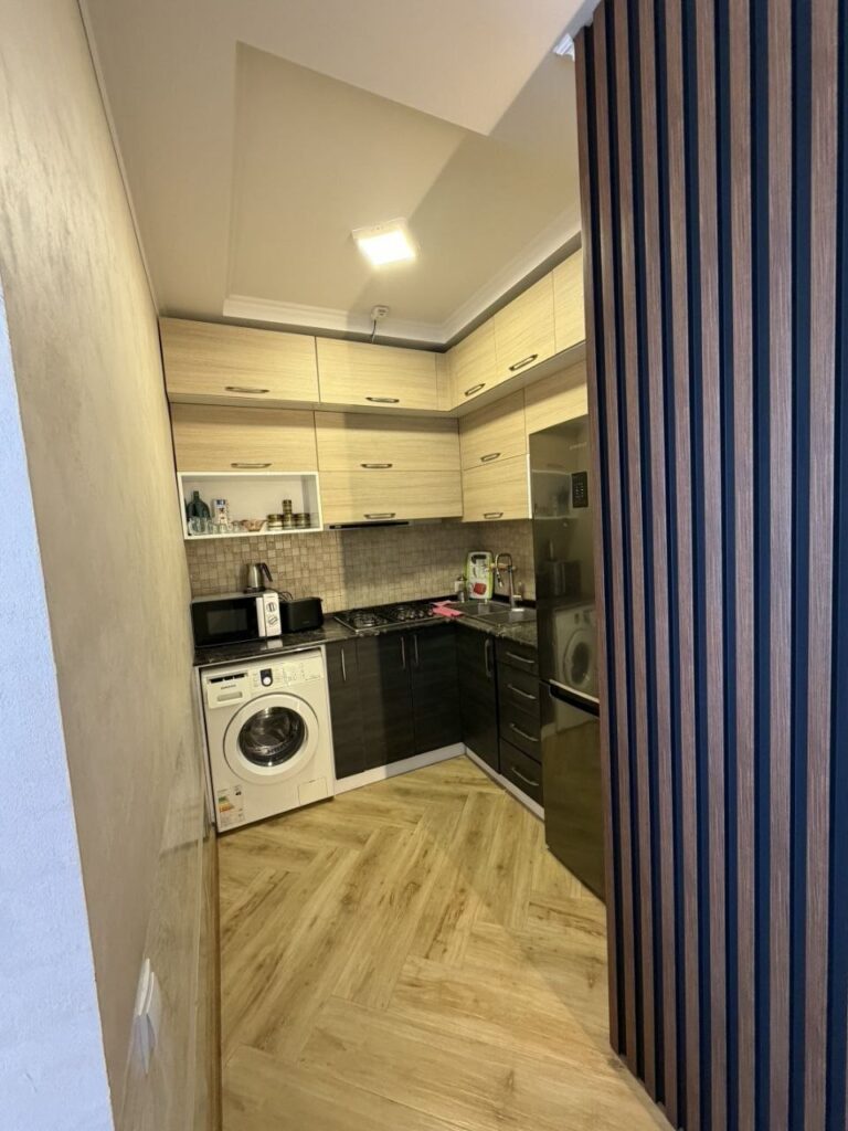 Secondary listing 79464159
