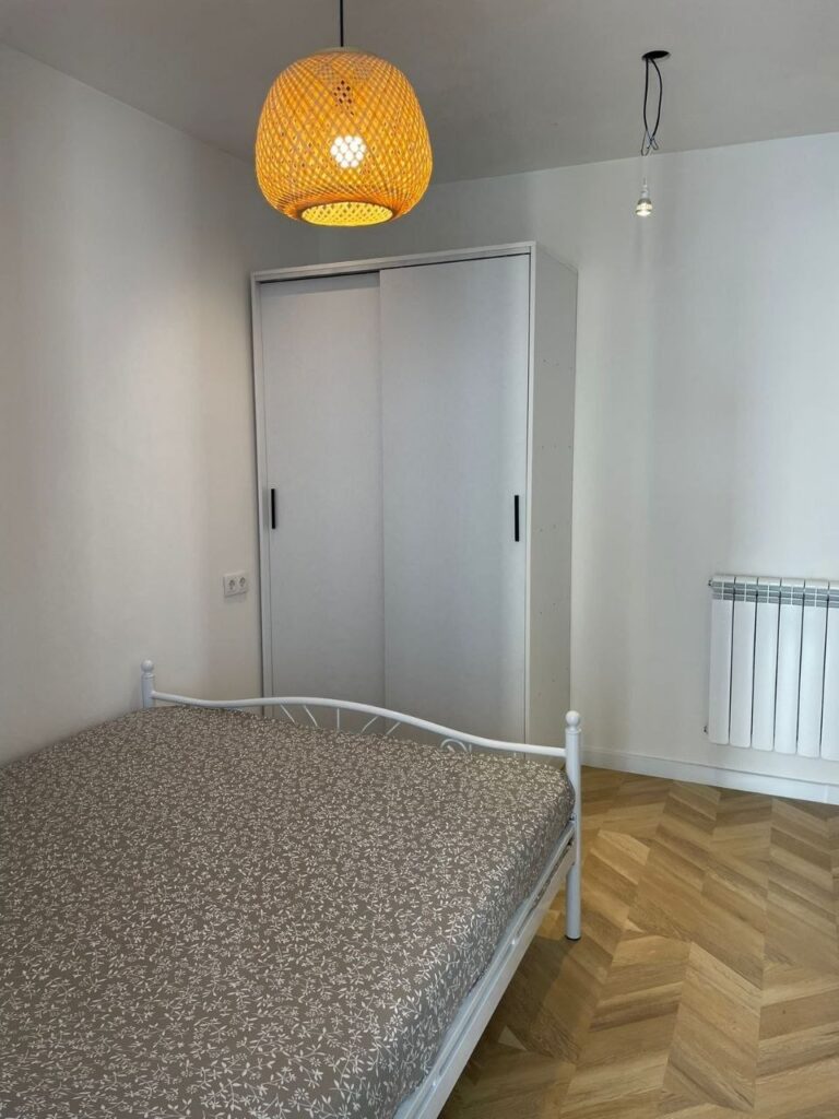 Secondary listing 79386417