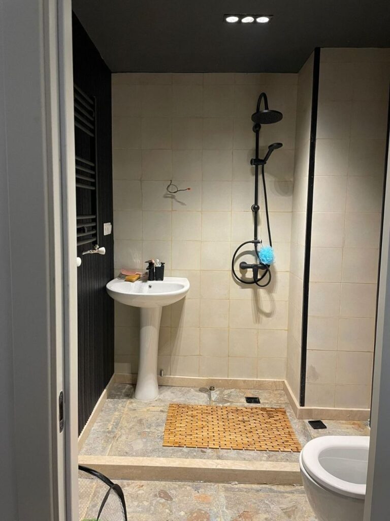 Secondary listing 79386417