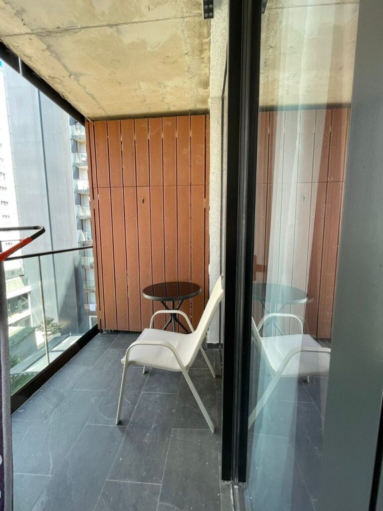 Secondary listing 79386417
