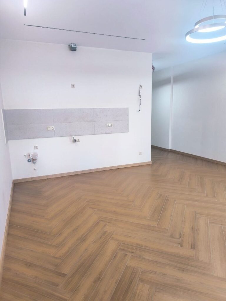 Secondary listing 79386169