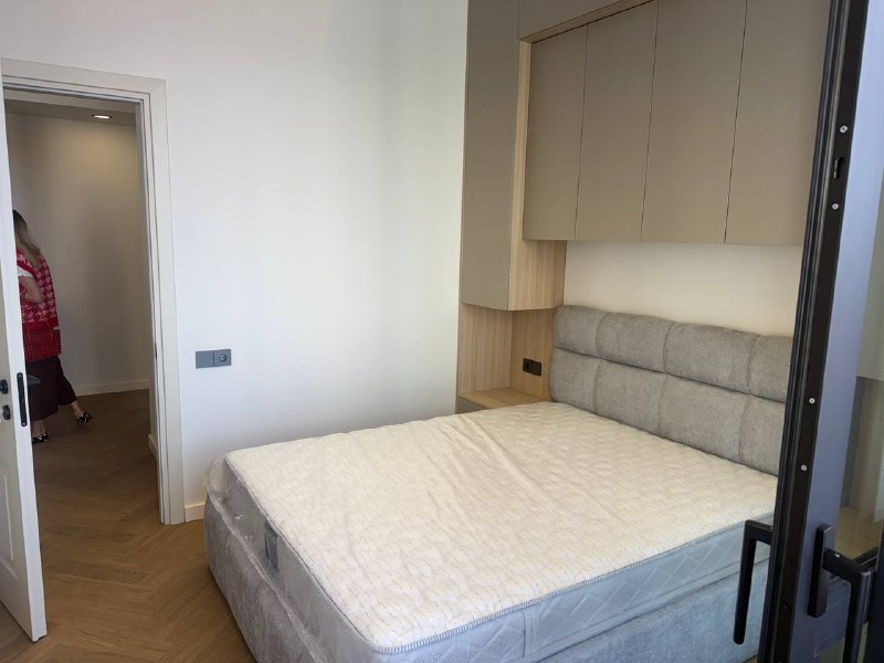 Secondary listing 80587849