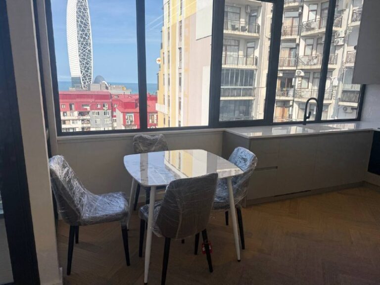 2-комнатная квартира 55.0 м² в районе Старый Батуми за $153 000 — фото объекта
